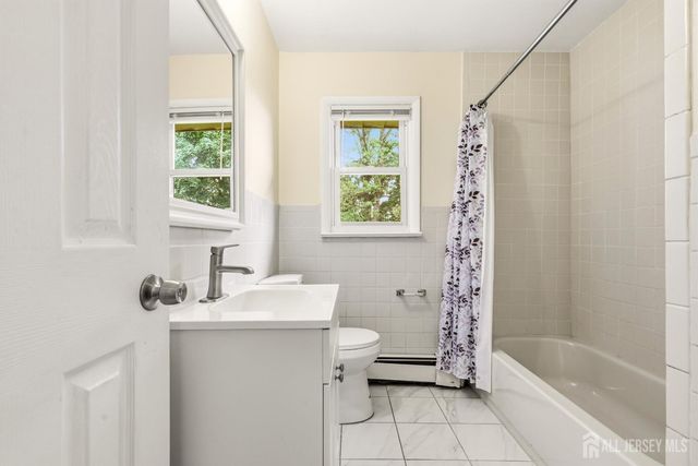 320 Suttons Lane, Edison, NJ 08817