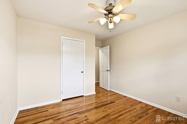 320 Suttons Lane, Edison, NJ 08817