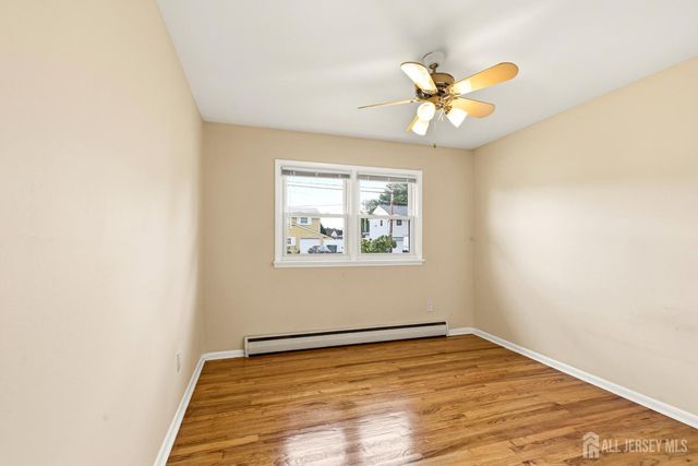 320 Suttons Lane, Edison, NJ 08817