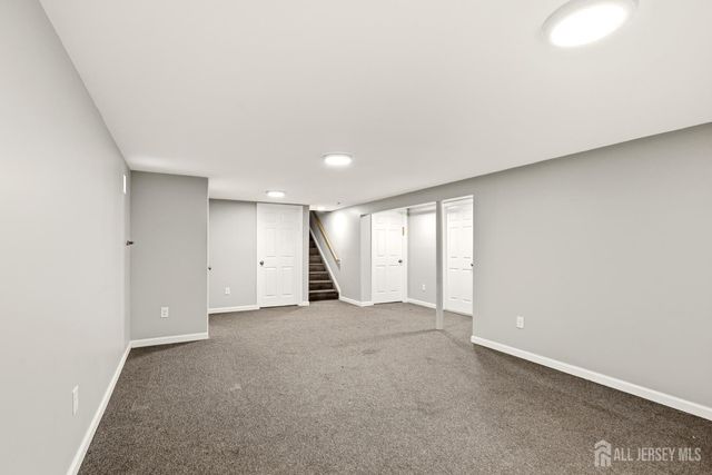 320 Suttons Lane, Edison, NJ 08817