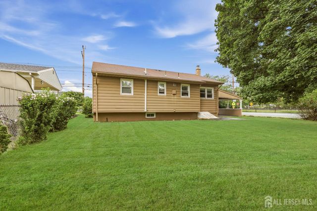 320 Suttons Lane, Edison, NJ 08817