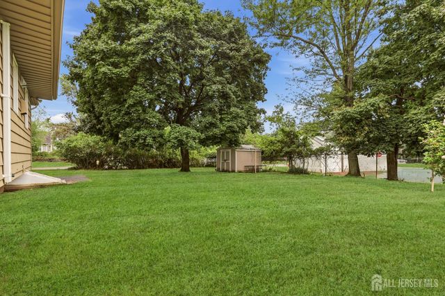 320 Suttons Lane, Edison, NJ 08817