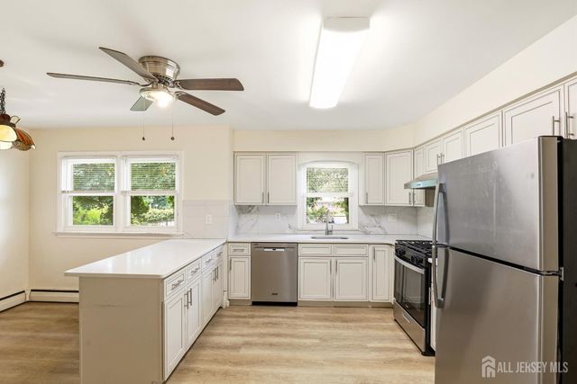 320 Suttons Lane, Edison, NJ 08817