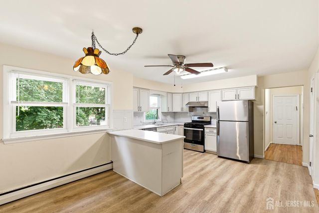 320 Suttons Lane, Edison, NJ 08817