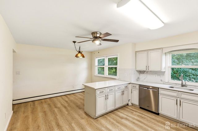 320 Suttons Lane, Edison, NJ 08817