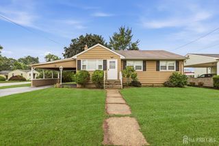 320 Suttons Lane, Edison, NJ 08817