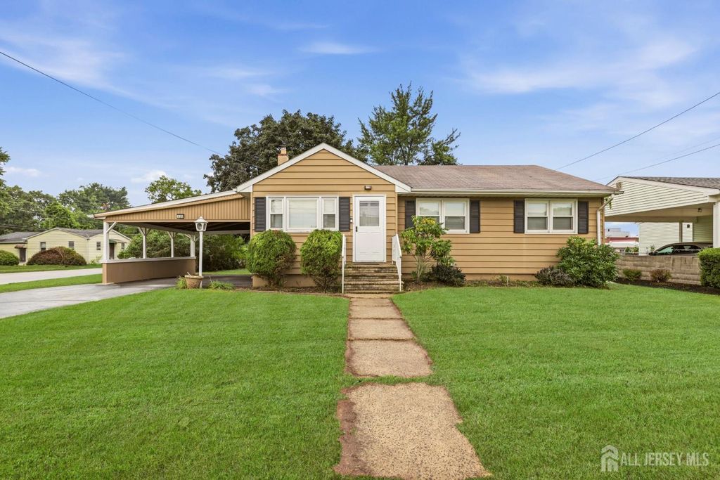 320 Suttons Lane, Edison, NJ 08817