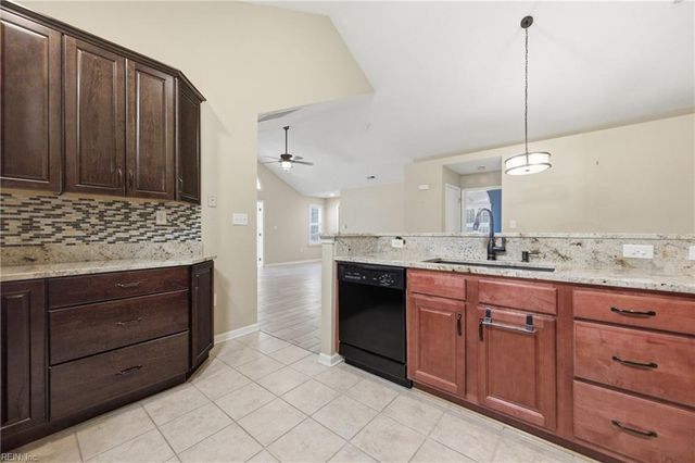 210 Tabb Smith TRL, Yorktown, VA 23693