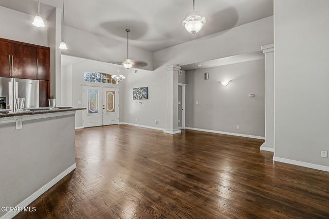 1045 MAXIMO Street, El Paso, TX 79932
