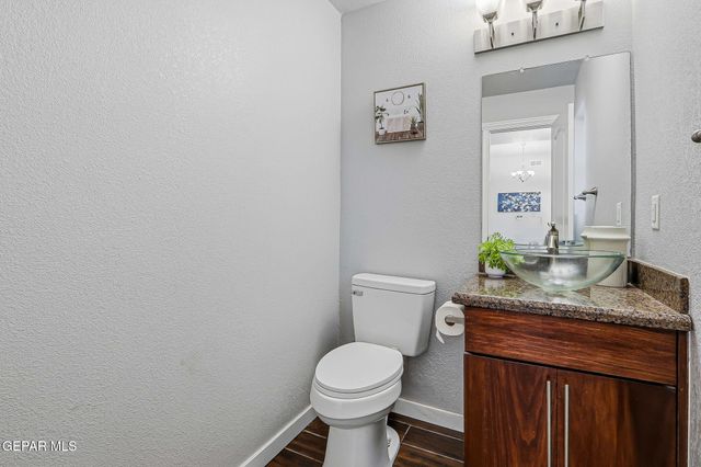 1045 MAXIMO Street, El Paso, TX 79932