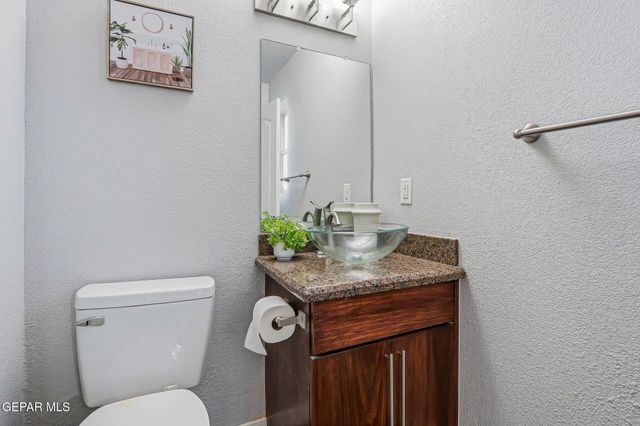 1045 MAXIMO Street, El Paso, TX 79932