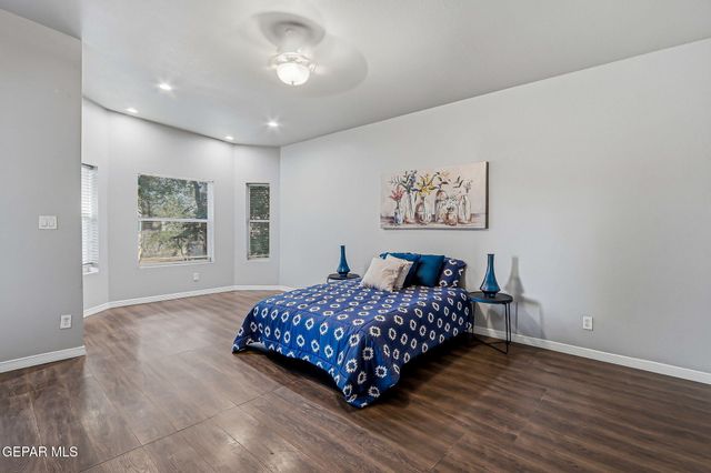 1045 MAXIMO Street, El Paso, TX 79932