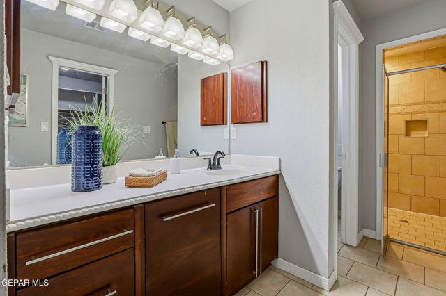 1045 MAXIMO Street, El Paso, TX 79932