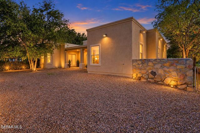 1045 MAXIMO Street, El Paso, TX 79932