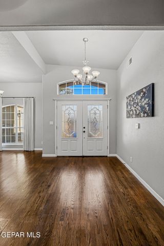 1045 MAXIMO Street, El Paso, TX 79932