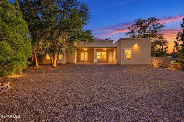 1045 MAXIMO Street, El Paso, TX 79932