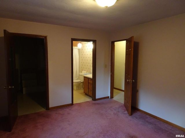 13978 N 2200th Avenue, Geneseo, IL 61254