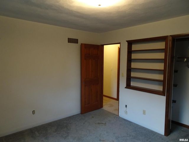 13978 N 2200th Avenue, Geneseo, IL 61254