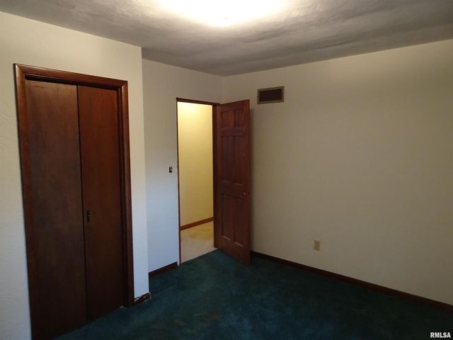 13978 N 2200th Avenue, Geneseo, IL 61254