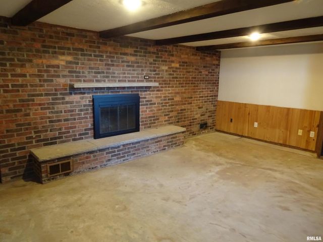 13978 N 2200th Avenue, Geneseo, IL 61254