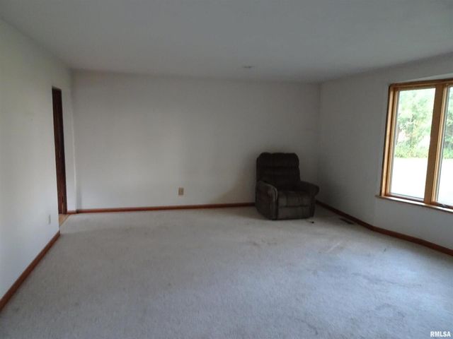 13978 N 2200th Avenue, Geneseo, IL 61254