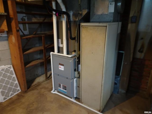 13978 N 2200th Avenue, Geneseo, IL 61254