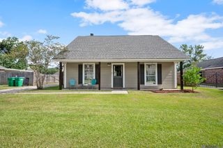 13611 S Trace Drive, Walker, LA 70785