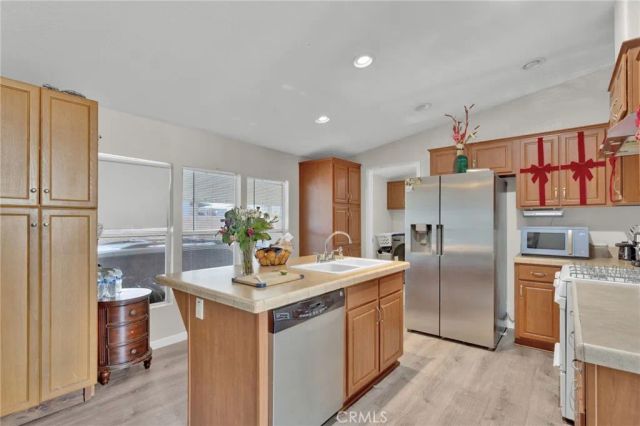 2494 W Main St 61, Barstow, CA 92311