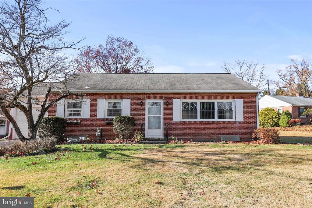 1777 SAN GABRIEL DR, York, PA 17406