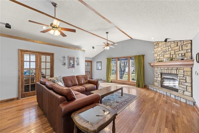 1303 Milwaukee Street, Excelsior Springs, MO 64024