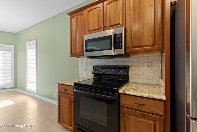 13809 High Trail Ct, Louisville, KY 40299