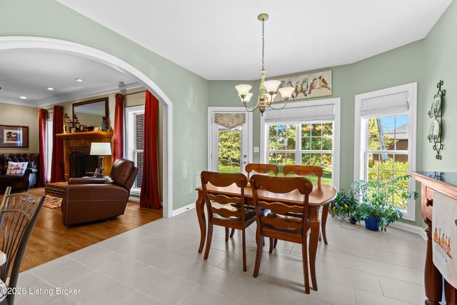 13809 High Trail Ct, Louisville, KY 40299