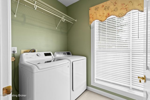 13809 High Trail Ct, Louisville, KY 40299