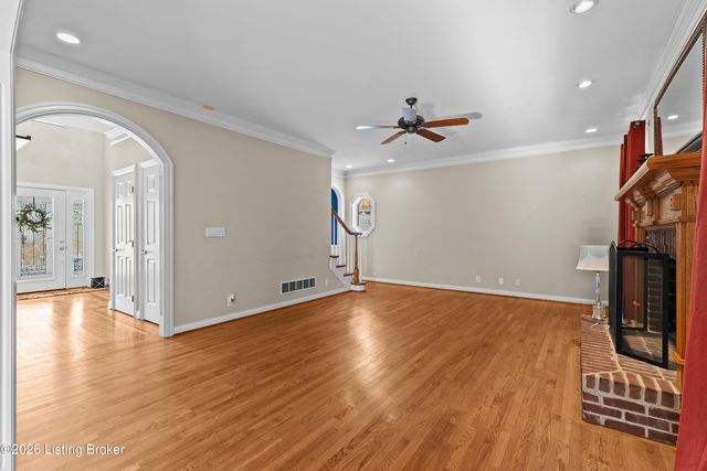 13809 High Trail Ct, Louisville, KY 40299