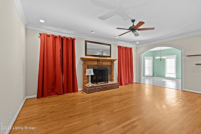 13809 High Trail Ct, Louisville, KY 40299