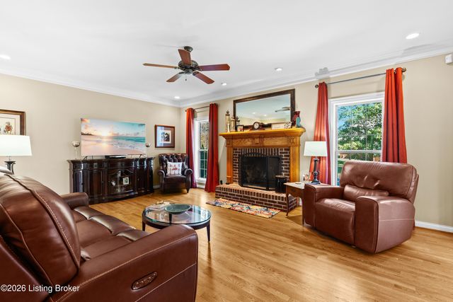 13809 High Trail Ct, Louisville, KY 40299