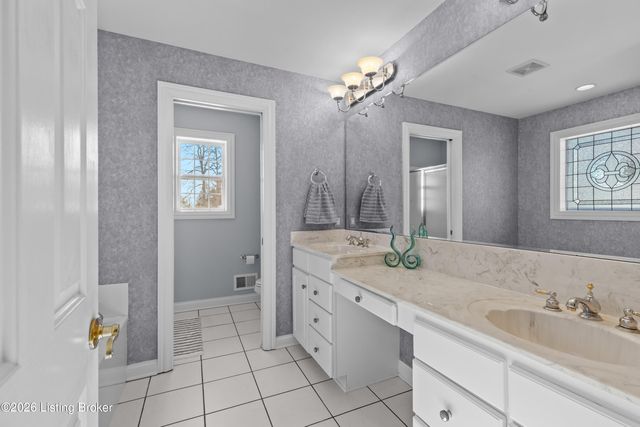 13809 High Trail Ct, Louisville, KY 40299