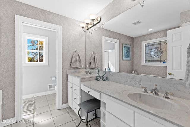 13809 High Trail Ct, Louisville, KY 40299