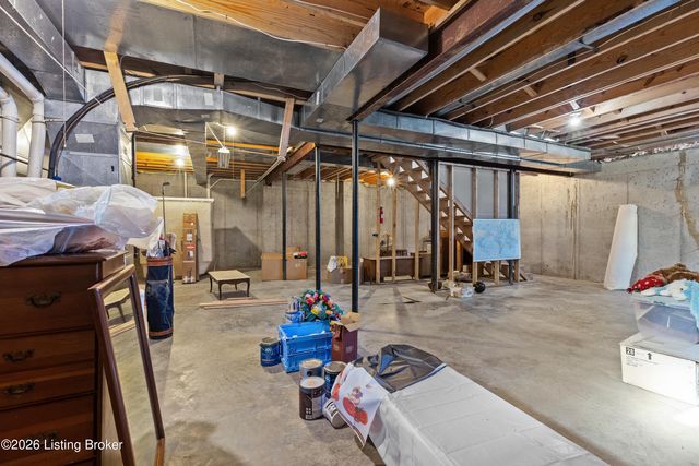 13809 High Trail Ct, Louisville, KY 40299