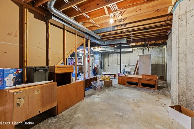 13809 High Trail Ct, Louisville, KY 40299