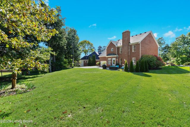 13809 High Trail Ct, Louisville, KY 40299