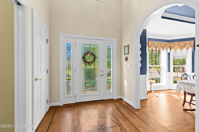 13809 High Trail Ct, Louisville, KY 40299