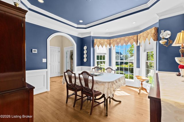 13809 High Trail Ct, Louisville, KY 40299