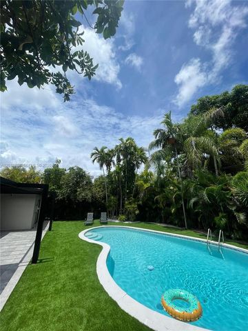 1955 Alamanda Dr 1, North Miami, FL 33181