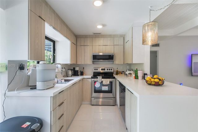 1955 Alamanda Dr 1, North Miami, FL 33181