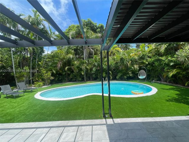 1955 Alamanda Dr 1, North Miami, FL 33181