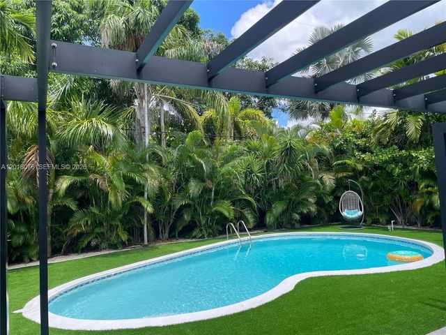 1955 Alamanda Dr 1, North Miami, FL 33181