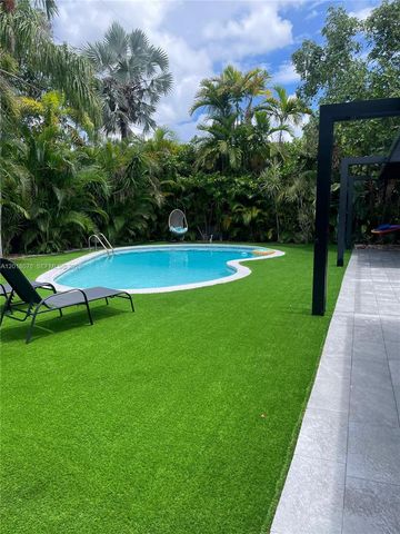 1955 Alamanda Dr 1, North Miami, FL 33181