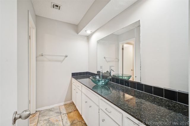 7065 E 52nd Street, Tulsa, OK 74145