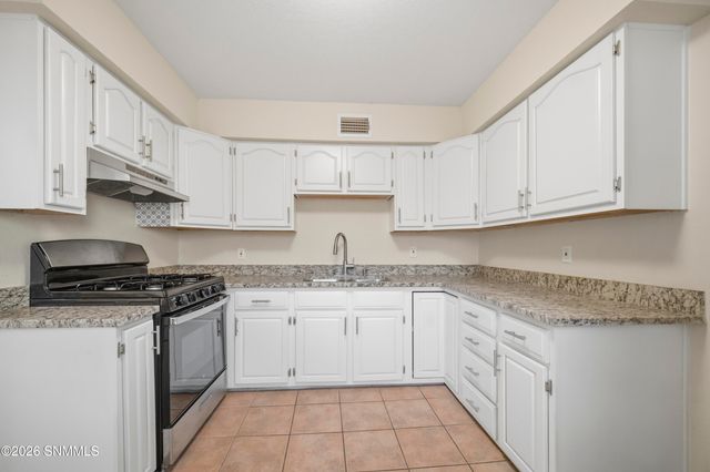 420 N Melendres Street, Las Cruces, NM 88005